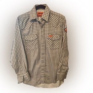 Wrangler Pearl Snap Work Shirt Men’s Small Flame Resistant Beige Plaid